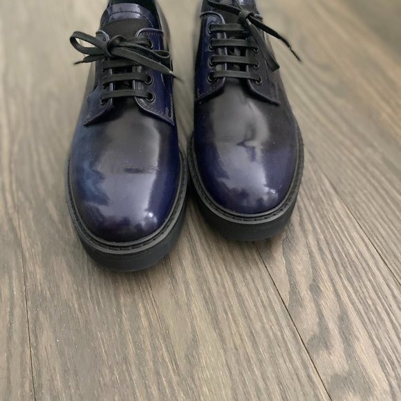 Prada Women Oxford - Picture 2 of 3